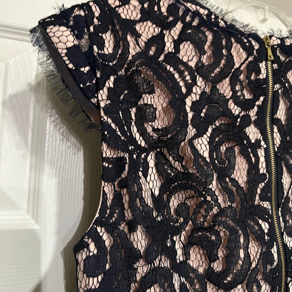 NANETTE LEPORE LIKE NEW NAVY LACE ILLUSION FLOUNCE HEM DRESS SIZE 4 - Picture 3 of 13